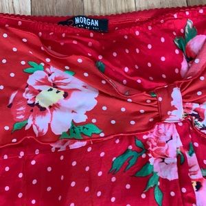 Beautiful skit in good condition